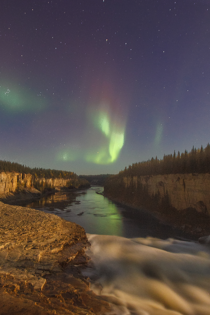Alexandra Falls Aurora